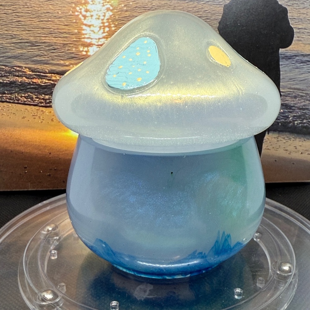 Blue and White Resin Mushroom Jar Decor - Picture 9 of 12